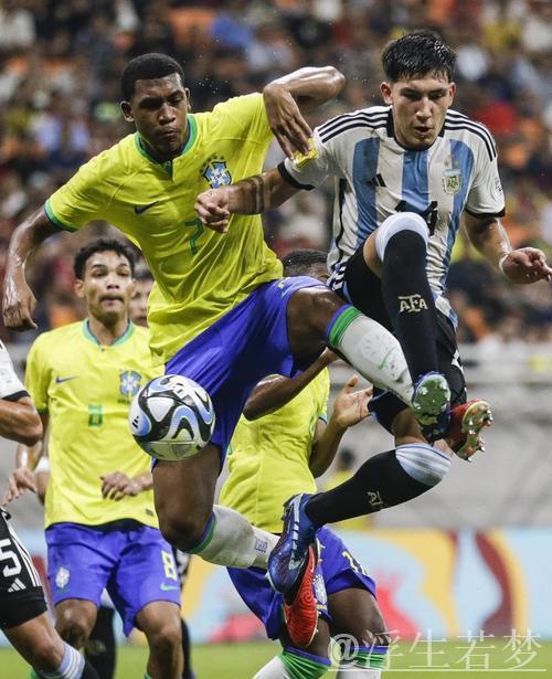 世预赛16.6亿巅峰对决!阿根廷战平即晋级:世界杯再战巴西 世预赛16.6亿巅峰对决!阿根廷战平即晋级:世界杯再战巴西